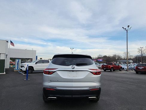 Used 2020 Buick Enclave Essence w/ Sound and Sites Package image 4