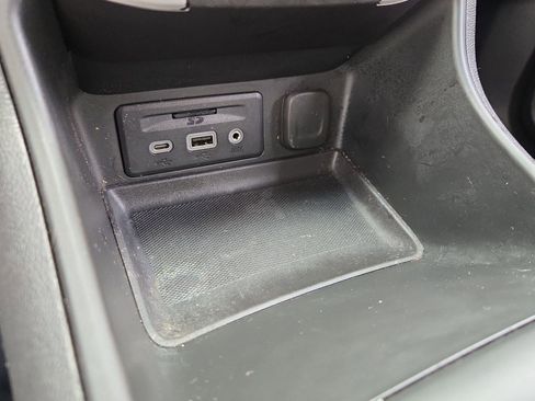 Used 2022 GMC Terrain SLT w/ Infotainment Package II image 22