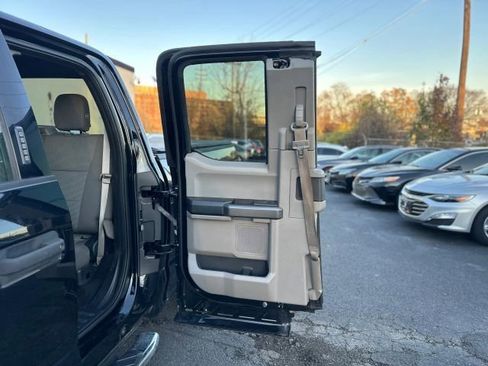 Used 2017 Ford F150 XLT image 39