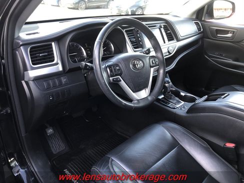 Used 2016 Toyota Highlander XLE w/ Protection Package #3 image 9