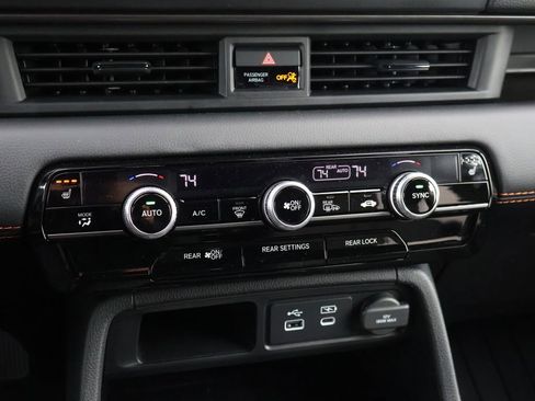 Certified 2025 Honda Pilot TrailSport image 23