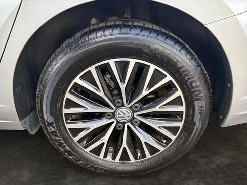 Used 2019 Volkswagen Jetta SE FWD image 39