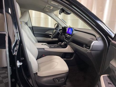 Certified 2026 Toyota Grand Highlander XLE image 10