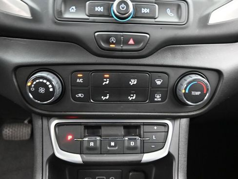 Used 2023 GMC Terrain SLE FWD image 19