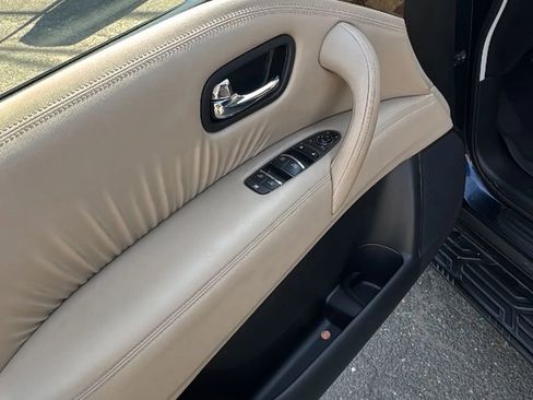 Used 2019 Nissan Armada Platinum w/ Interior Lighting Package AWD/4WD image 10