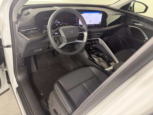 Certified 2025 Audi Q5 Premium w/ Convenience Package AWD/4WD image 11