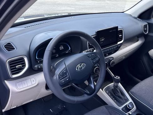 Used 2023 Hyundai Venue Limited w/ Cargo Package FWD image 13