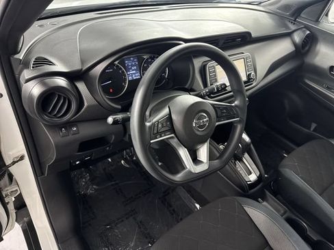 Used 2019 Nissan Kicks S FWD image 23