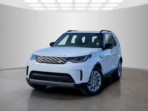 New 2026 Land Rover Discovery S image 1