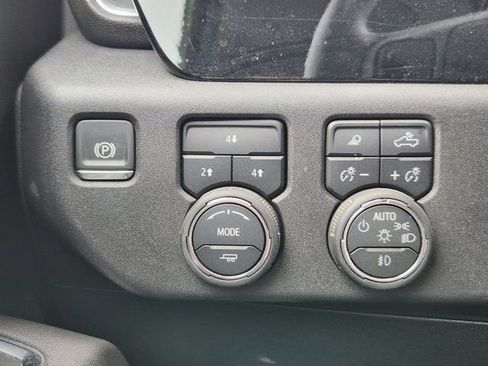 Used 2025 Chevrolet Silverado 3500 LT w/ Safety Package image 20