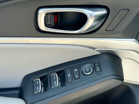 Used 2025 Acura Integra FWD image 7
