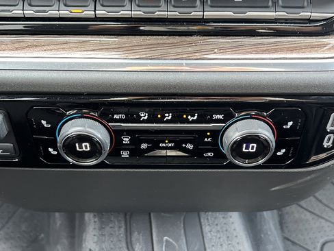 Used 2023 Chevrolet Silverado 1500 LT image 30