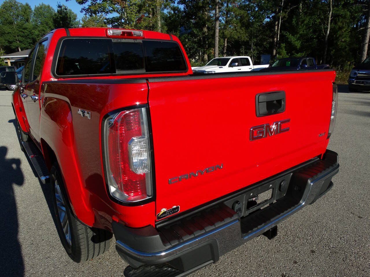 Used 2016 GMC Canyon 4x4 Crew Cab SLT w/ Driver Alert Package image 8