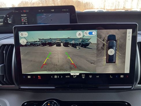 Used 2025 Ford Expedition Active image 21