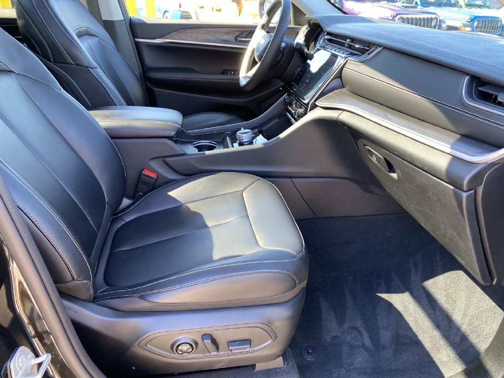 Certified 2023 Jeep Grand Cherokee Limited AWD/4WD image 23