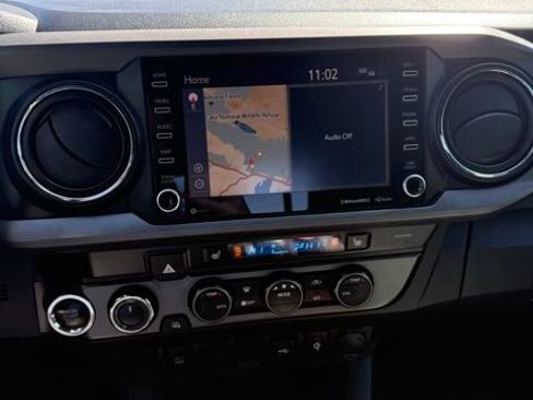 Used 2021 Toyota Tacoma TRD Off-Road w/ TRD Premium Off Road Package AWD/4WD image 23