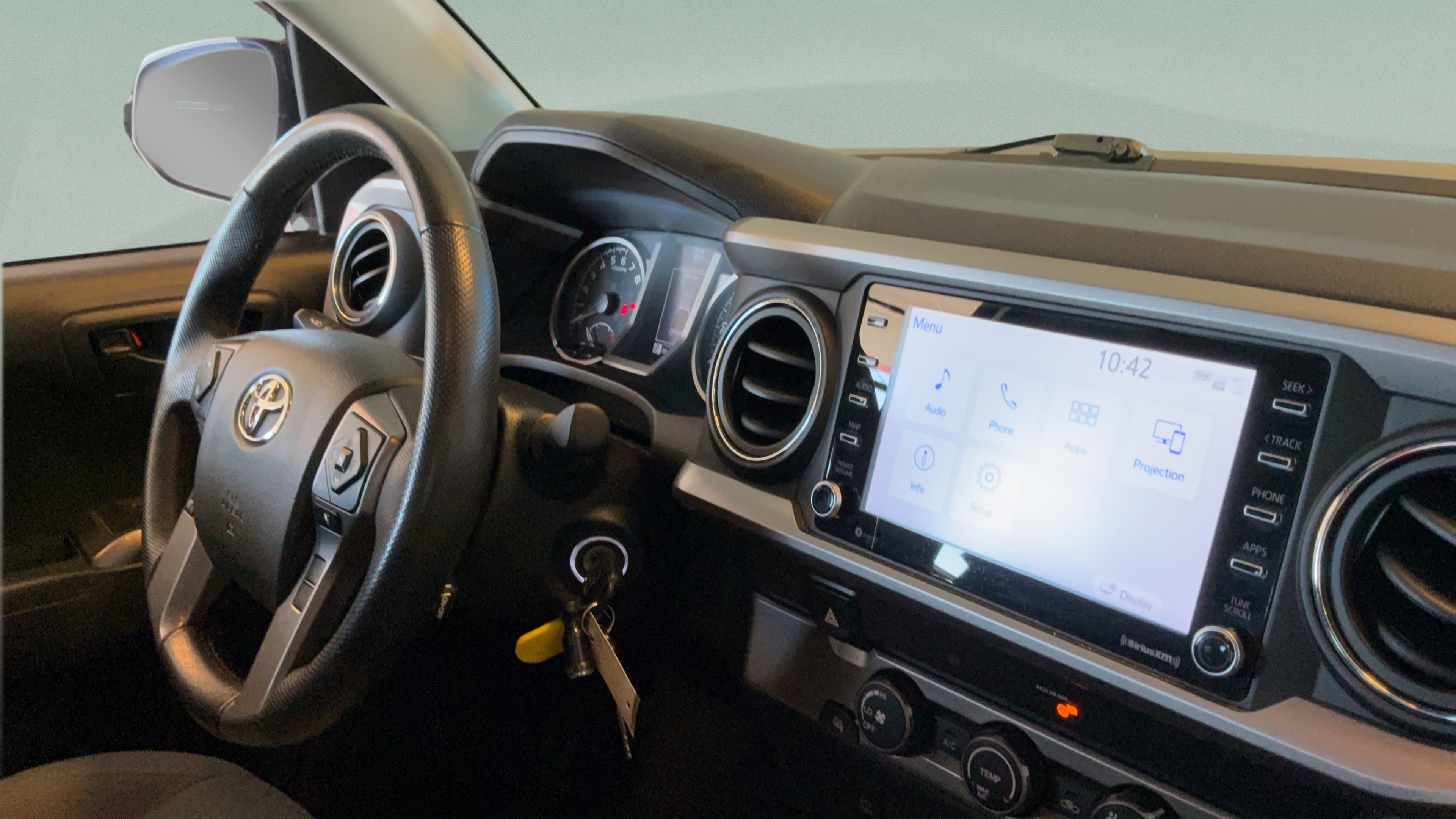 Used 2020 Toyota Tacoma SR5 RWD image 37