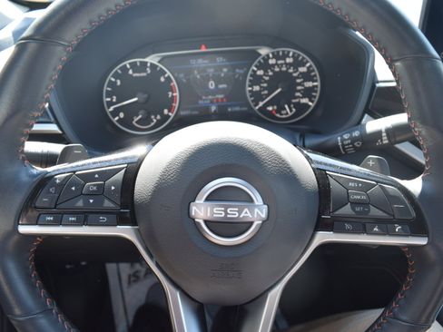 Used 2023 Nissan Altima 2.5 SR w/ SR Premium Package image 12