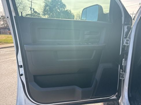 Used 2017 RAM 2500 Tradesman w/ Chrome Appearance Group AWD/4WD image 10