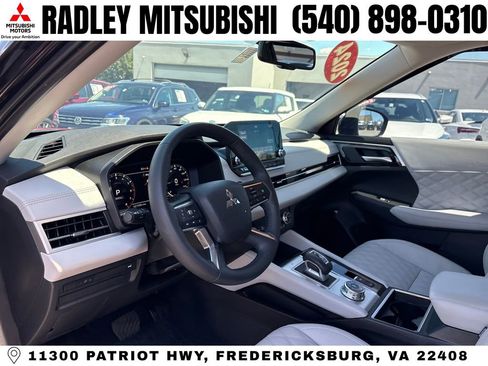 Used 2024 Mitsubishi Outlander SEL AWD/4WD image 4