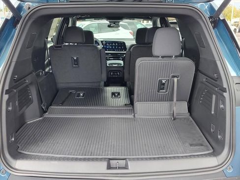 New 2026 Chevrolet Traverse LT image 8