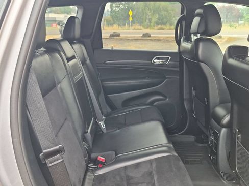 Used 2017 Jeep Grand Cherokee Altitude AWD/4WD image 29