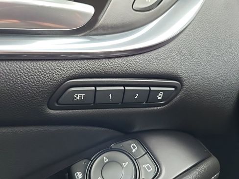 Used 2020 Buick Enclave Avenir image 22