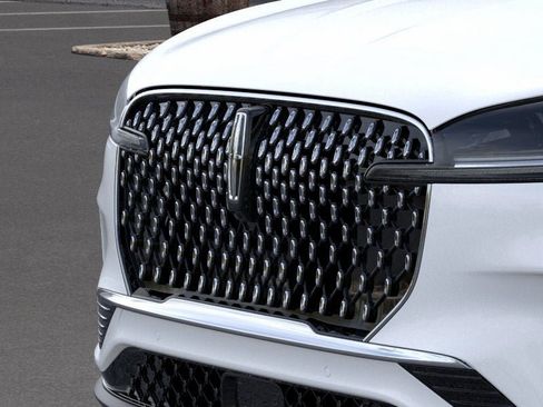 New 2026 Lincoln Aviator AWD image 17