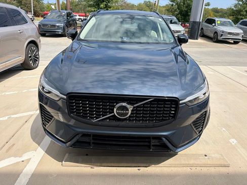 Used 2025 Volvo XC60 B5 Plus w/ Protection Package Premier AWD/4WD image 2