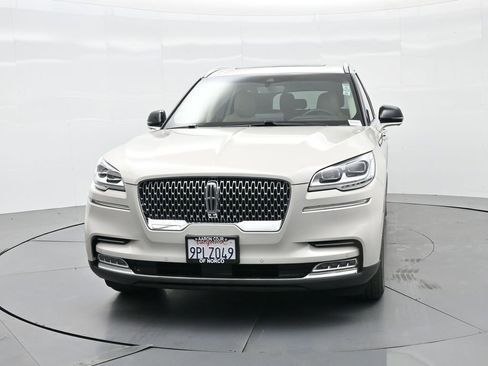 Used 2023 Lincoln Aviator Reserve w/ Equipment Group 201A image 3