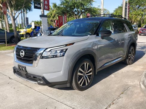 Certified 2023 Nissan Pathfinder Platinum AWD/4WD image 3