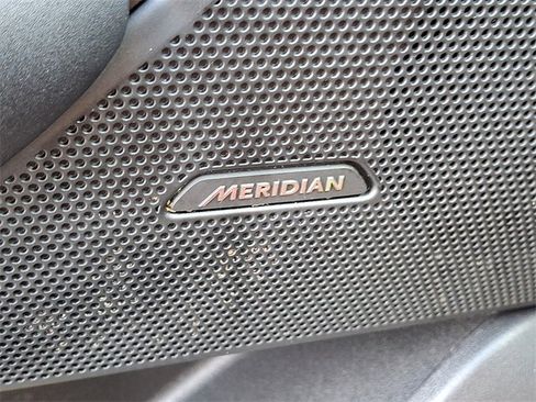 Used 2025 Land Rover Range Rover Velar Dynamic SE image 25