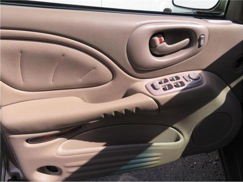 Used 2000 Pontiac Bonneville SE w/ Opt Pkg image 29