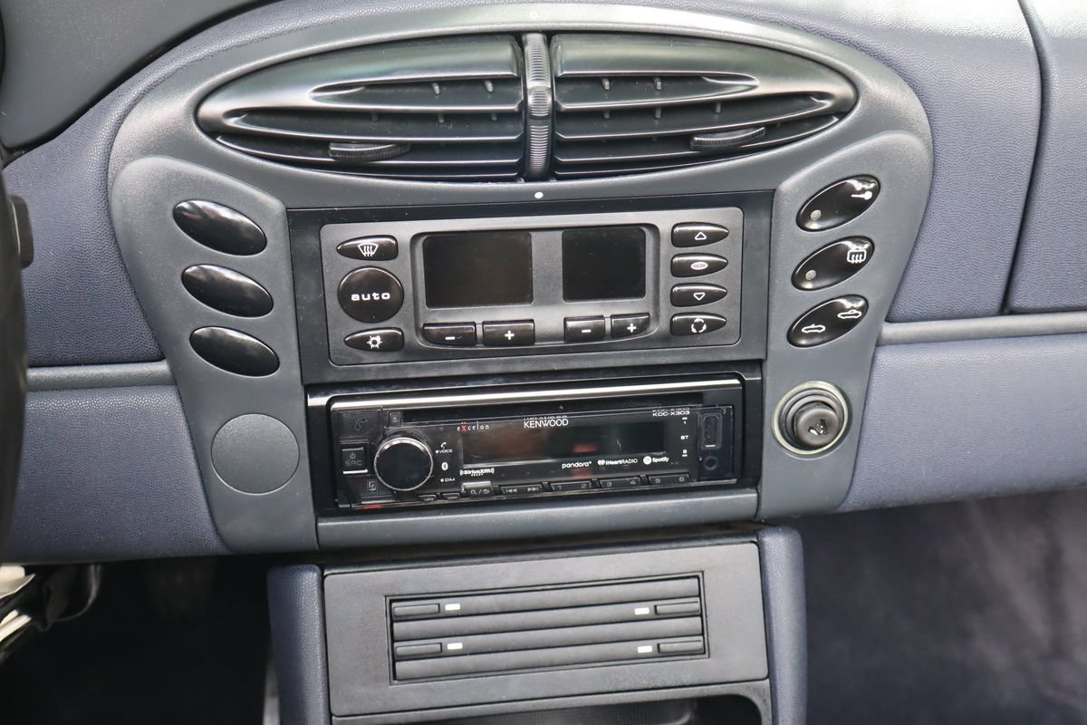 Used 1999 Porsche Boxster RWD image 41