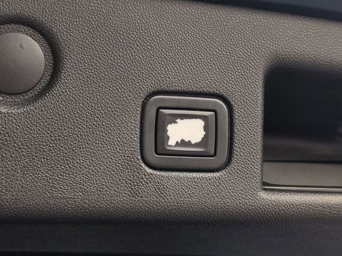 Used 2022 Chevrolet Equinox RS w/ RS Leather Package image 6