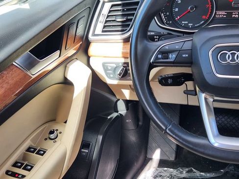 Used 2023 Audi Q5 2.0T Premium w/ Convenience Package AWD/4WD image 26