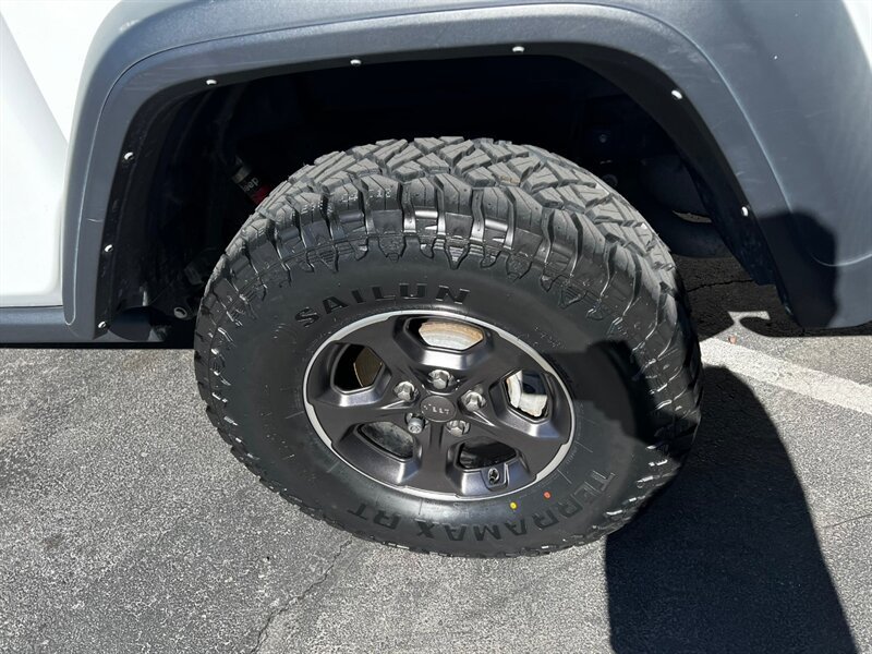 Used 2022 Jeep Gladiator Rubicon w/ Trailer Tow Package AWD/4WD image 20