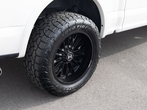 Used 2016 Ford F150 Lariat w/ Equipment Group 502A Luxury image 9