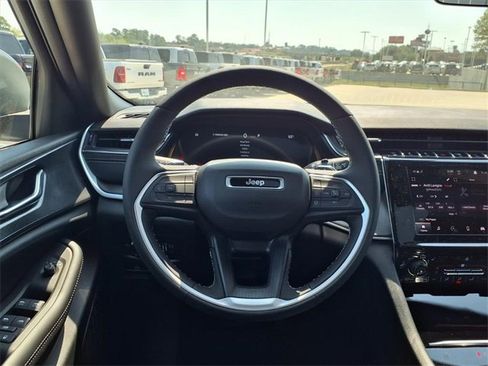 New 2025 Jeep Grand Cherokee L Laredo w/ Luxury Tech Group I image 11