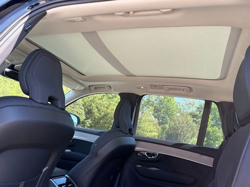 New 2026 Volvo XC90 T8 Plus w/ Protection Package Premier image 24