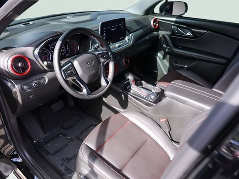 Used 2024 Chevrolet Blazer RS w/ Enhanced Convenience Package FWD image 12
