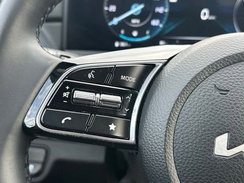 Used 2025 Kia Seltos EX w/ EX Sunroof Package image 19