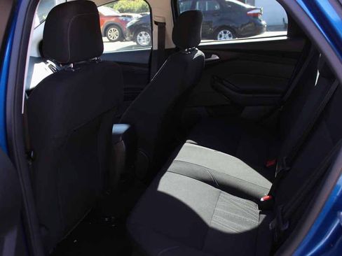 Used 2018 Ford Focus SE FWD image 23