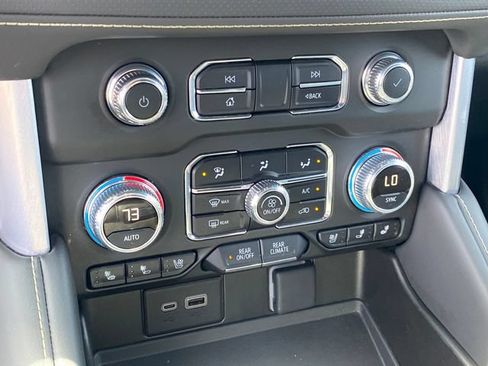 Certified 2024 GMC Yukon SLT AWD/4WD image 14