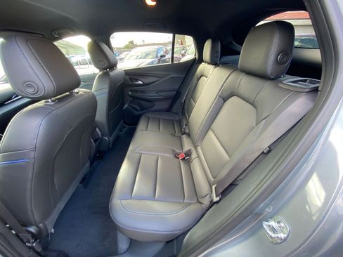 Used 2025 Buick Envista Sport Touring image 37