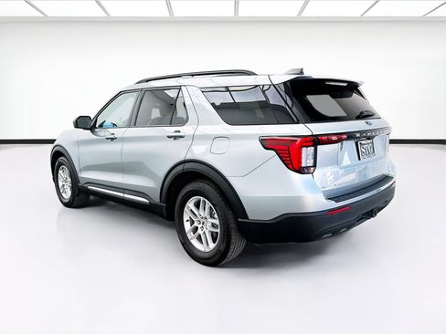 Used 2025 Ford Explorer Active RWD image 6