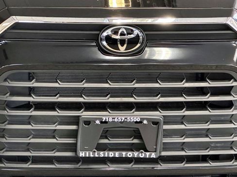 Used 2025 Toyota Grand Highlander AWD image 9