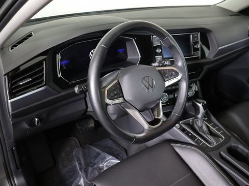 Certified 2023 Volkswagen Jetta SE w/ Panoramic Sunroof Package image 25