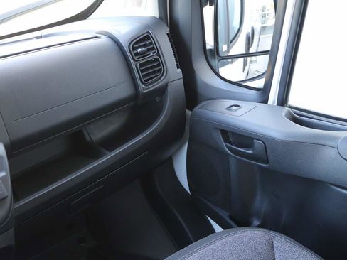 Used 2024 RAM ProMaster 2500 w/ Convenience Group image 15