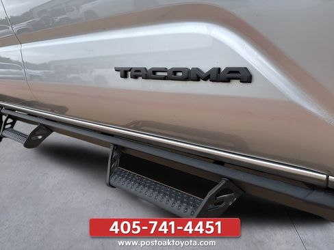 Used 2025 Toyota Tacoma SR5 AWD/4WD image 15
